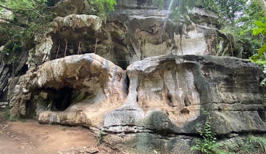 Grottes d'Amboni